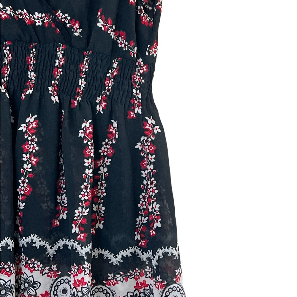 Lia Lee | Floral v-neck short sleeve breezy smocked waist blouse size me… - Picture 4 of 11